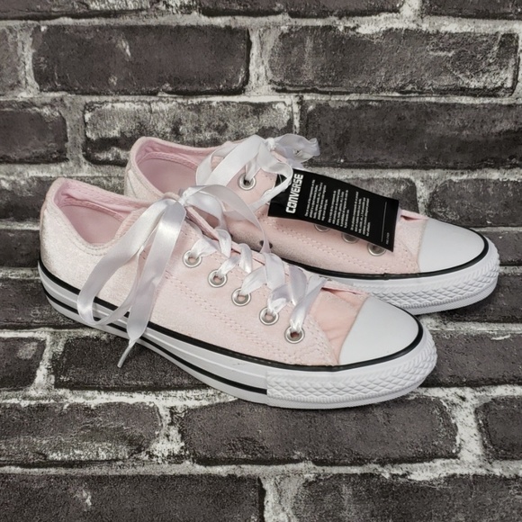 Converse Shoes - NWT Converse All Stars Pink Velour Rare M5/W7